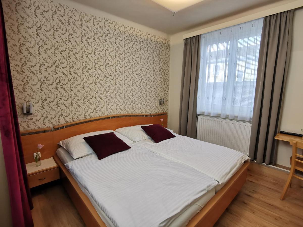 Hotel & Wirtshaus Hoedl-Kaplan Feldbach  Δωμάτιο φωτογραφία