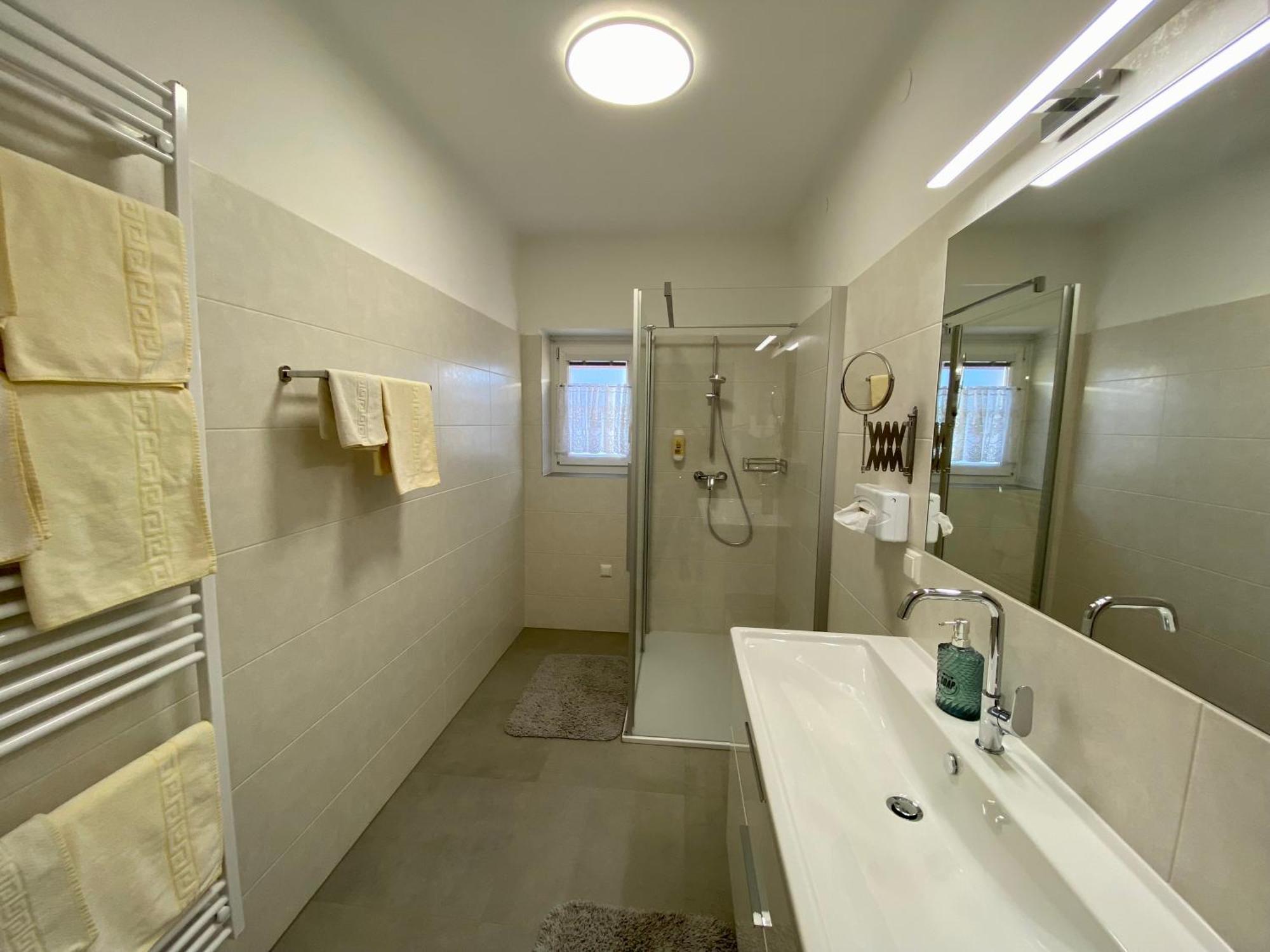 Hotel & Wirtshaus Hoedl-Kaplan Feldbach  Δωμάτιο φωτογραφία