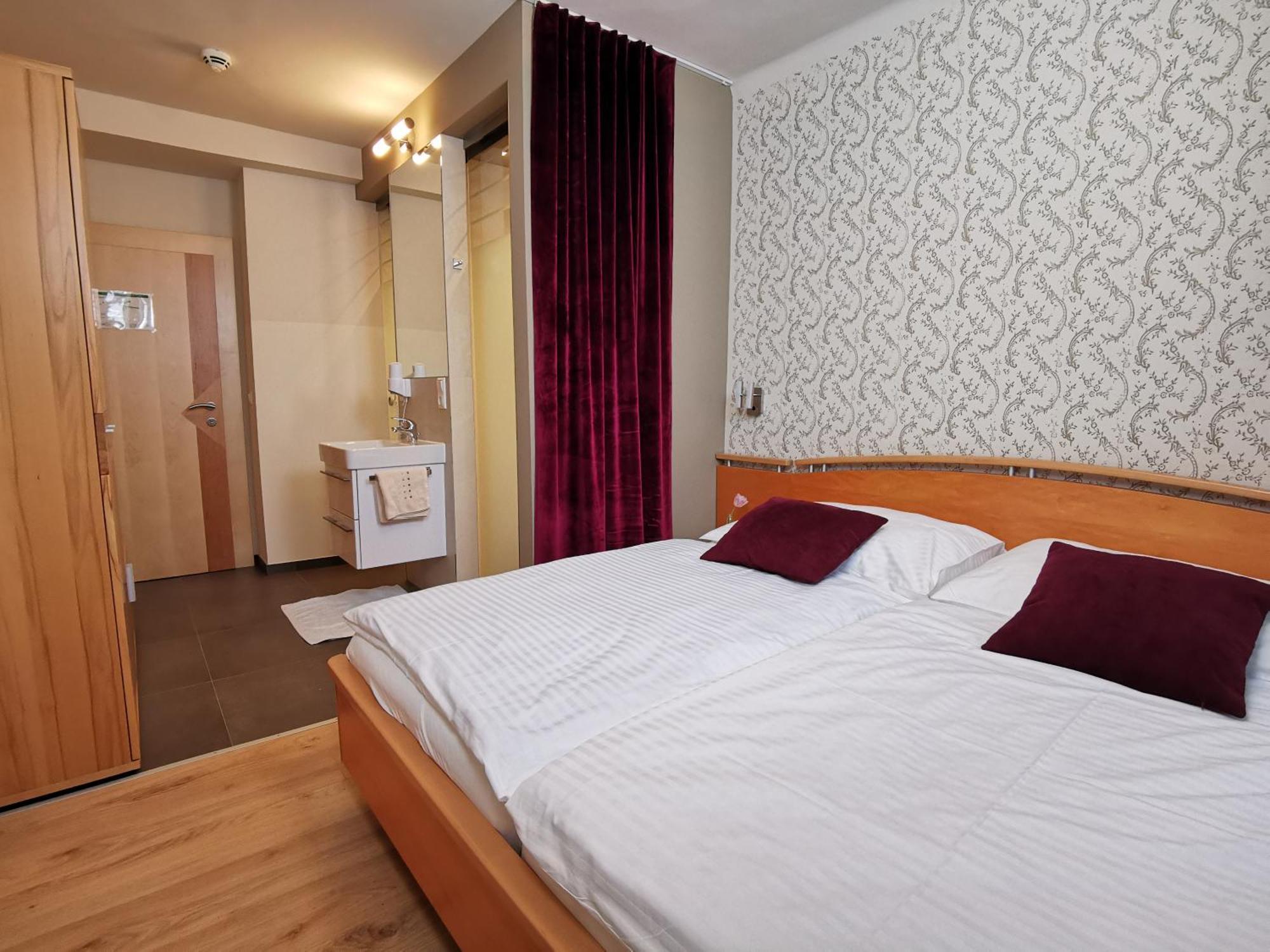 Hotel & Wirtshaus Hoedl-Kaplan Feldbach  Δωμάτιο φωτογραφία